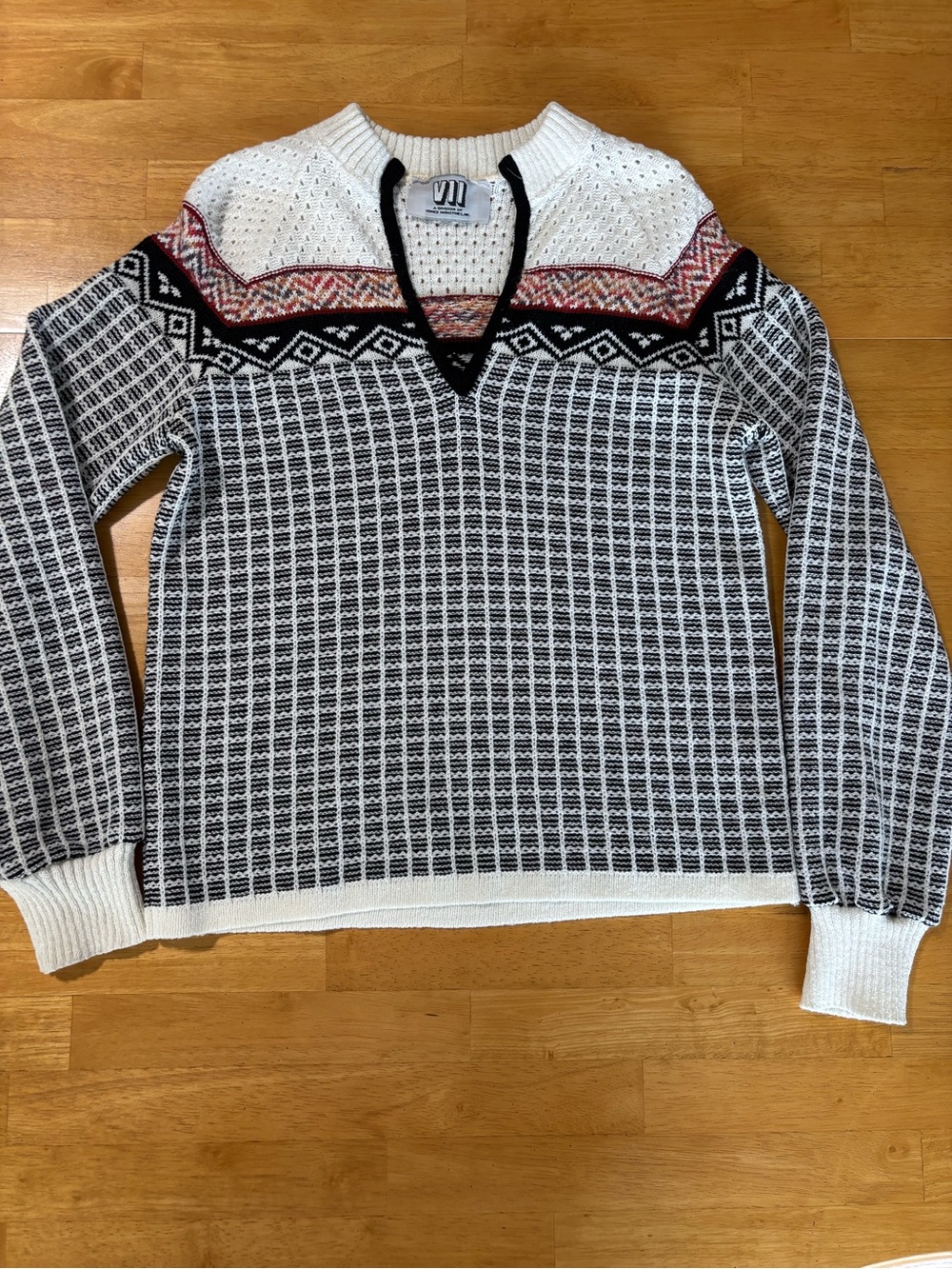 Vintage Womans Patterned V-Neck Sweater - White, Black & Red Accent